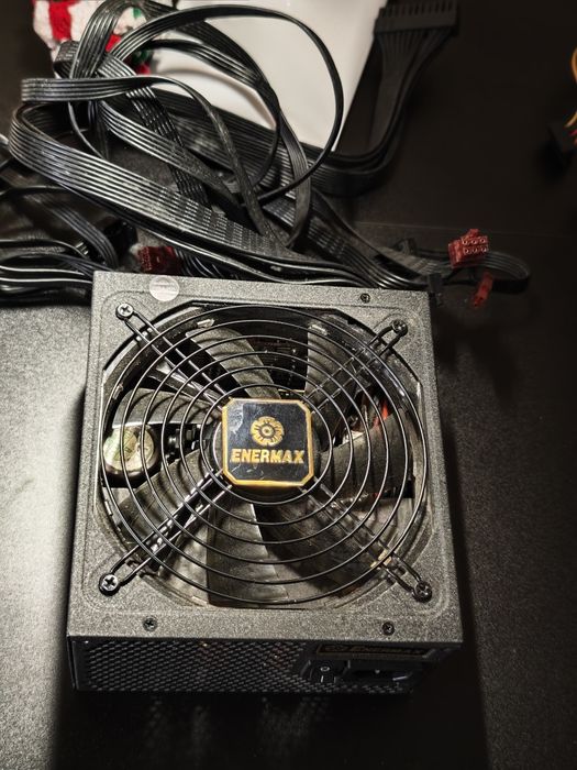 Sursa ENERMAX revolution XT 750w  80Plus Gold