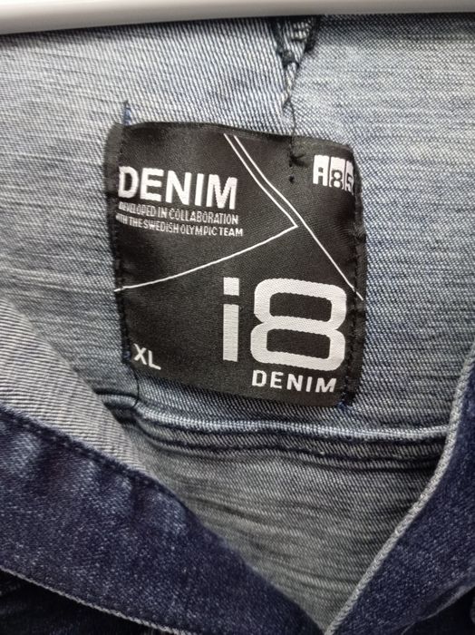 Geaca de blugi cu mâneci din material textil, mărime XL