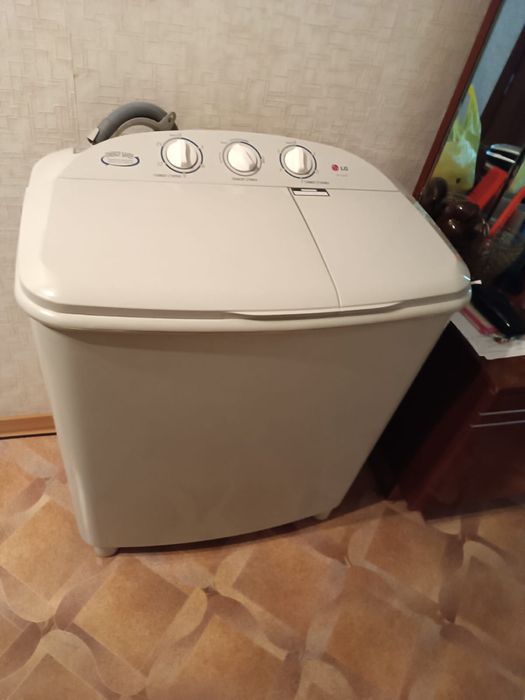 Продам машинку стиральную LG