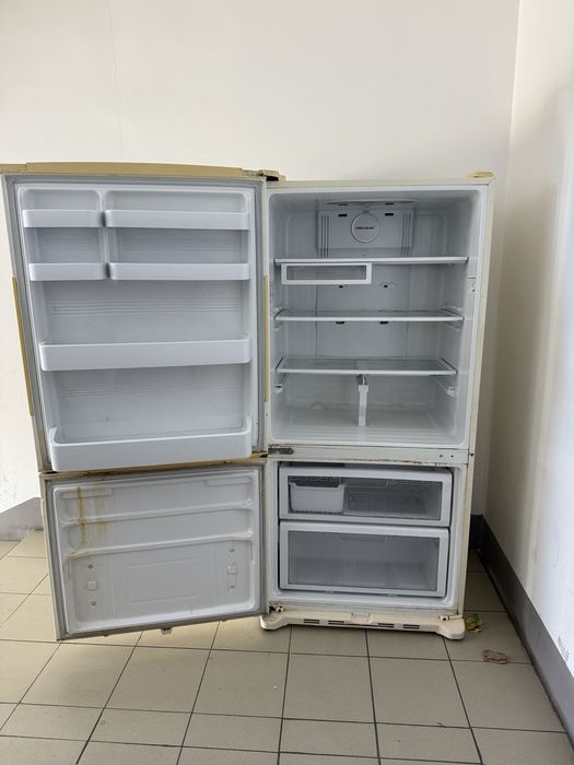 Холодильник Samsung