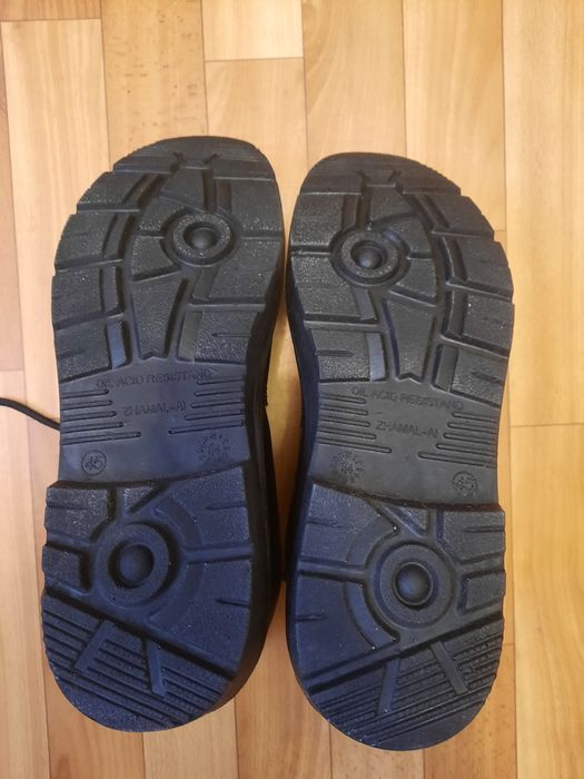 Рабочие ботинки сатылады