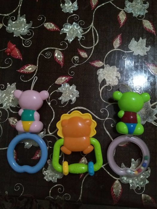 Детские игрушки погремушки
