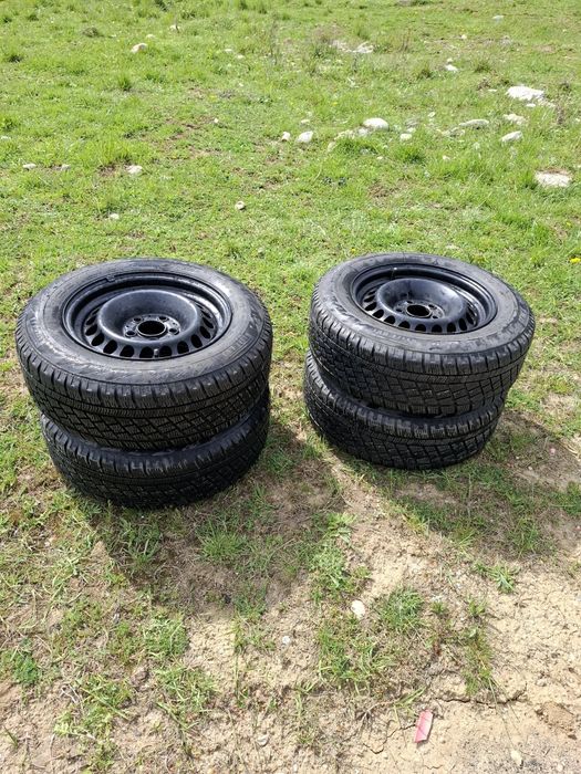 Vând roti 205/65/15