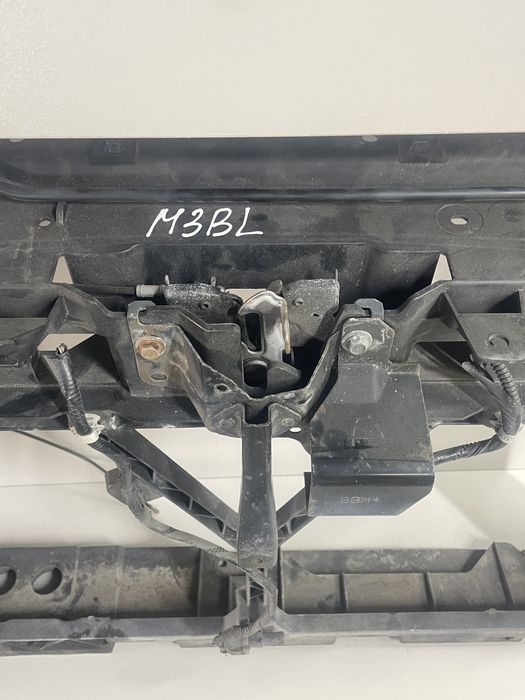 Рамка телевизора Mazda 3 BL