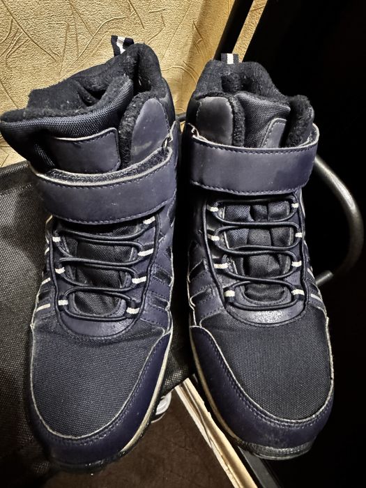 Ботинки зимние на подростка 39 р