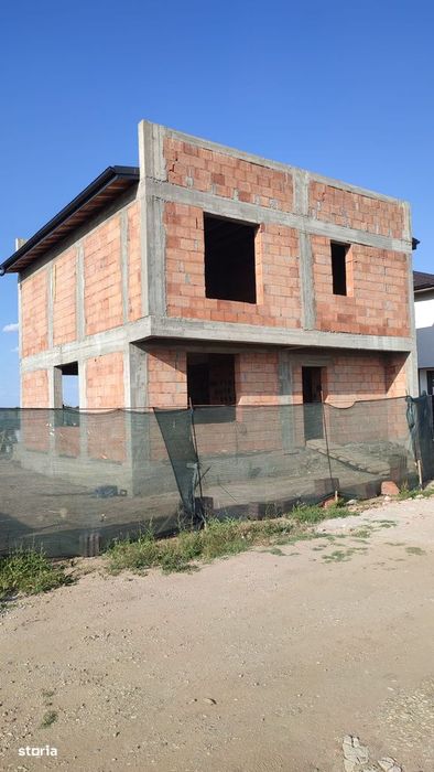 Casă nouă, 4 camere, zonă liniștită