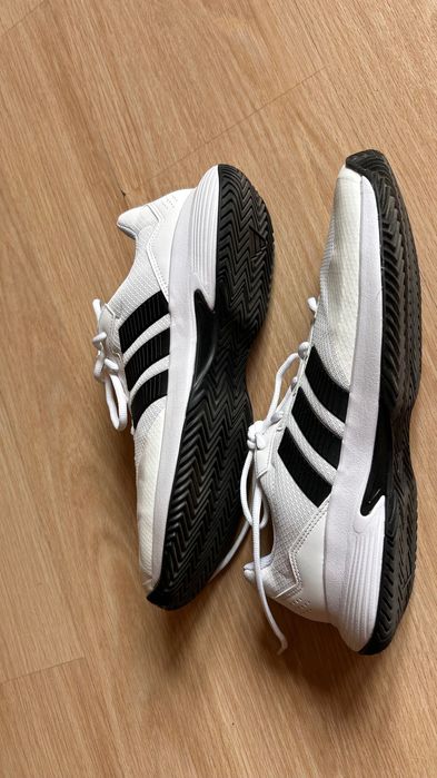 Adidas кроссовки