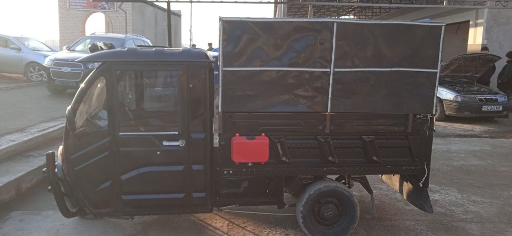 Электромуравей гибрид сотилади.