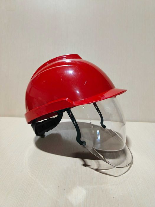 Каски на продажу