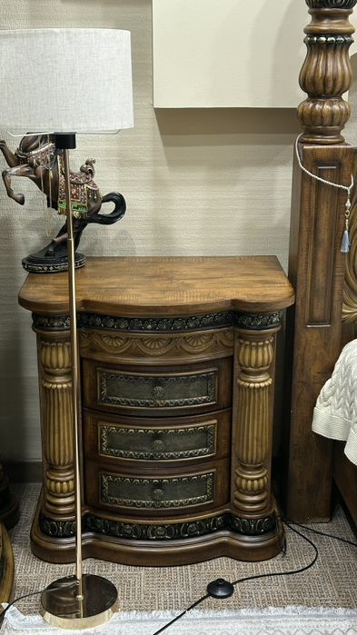 Спальный гарнитур