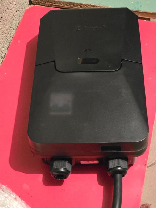 Стационарная зарядка для электрокаров