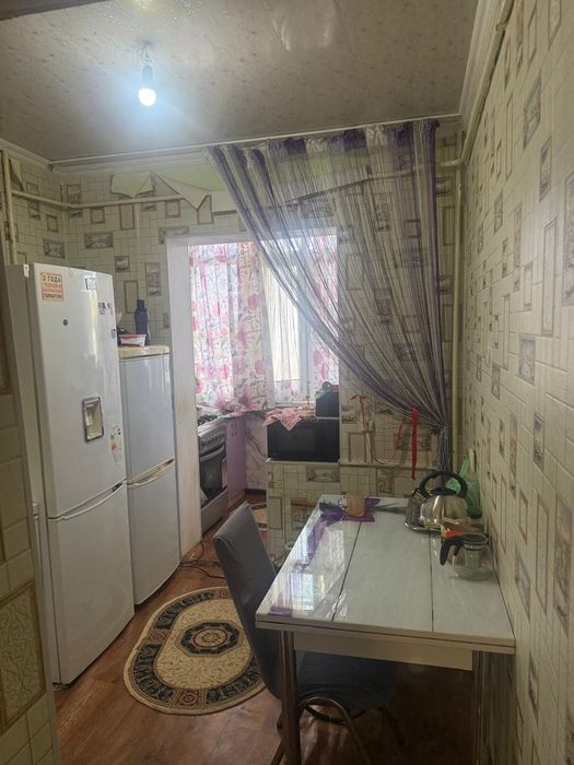 2х ком. кв.продам в 10мкр дом 10