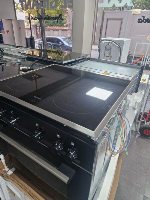 Фурна с керамичен плот за вграждане Siemens