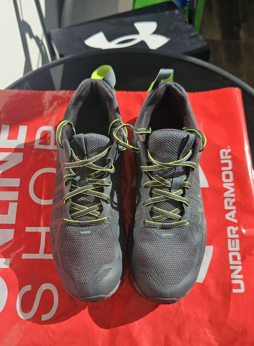 Маратонки UndeR ArmouR