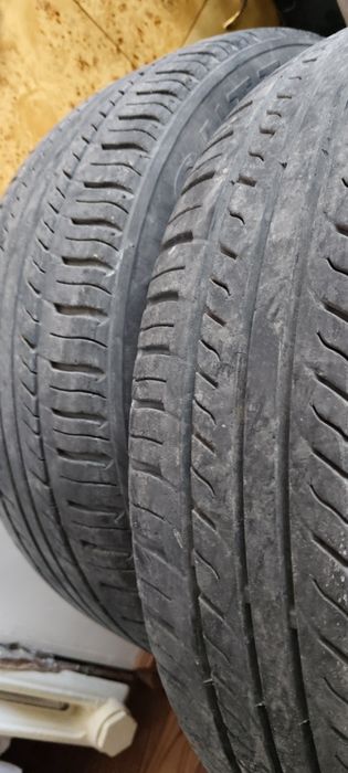 Продам две шины размер r15