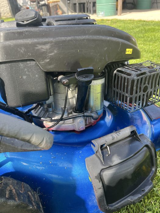 Masina de tuns iarba cu electromotor