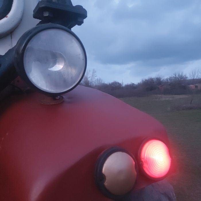 Продавам трактор ЮМЗ