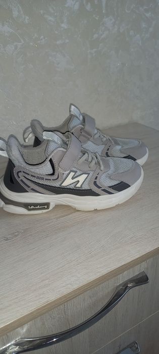 Продам кросовки б/у