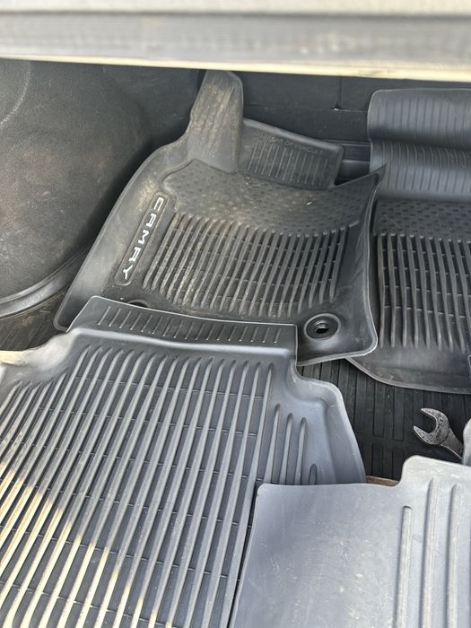 Продам коврики салона камри 70