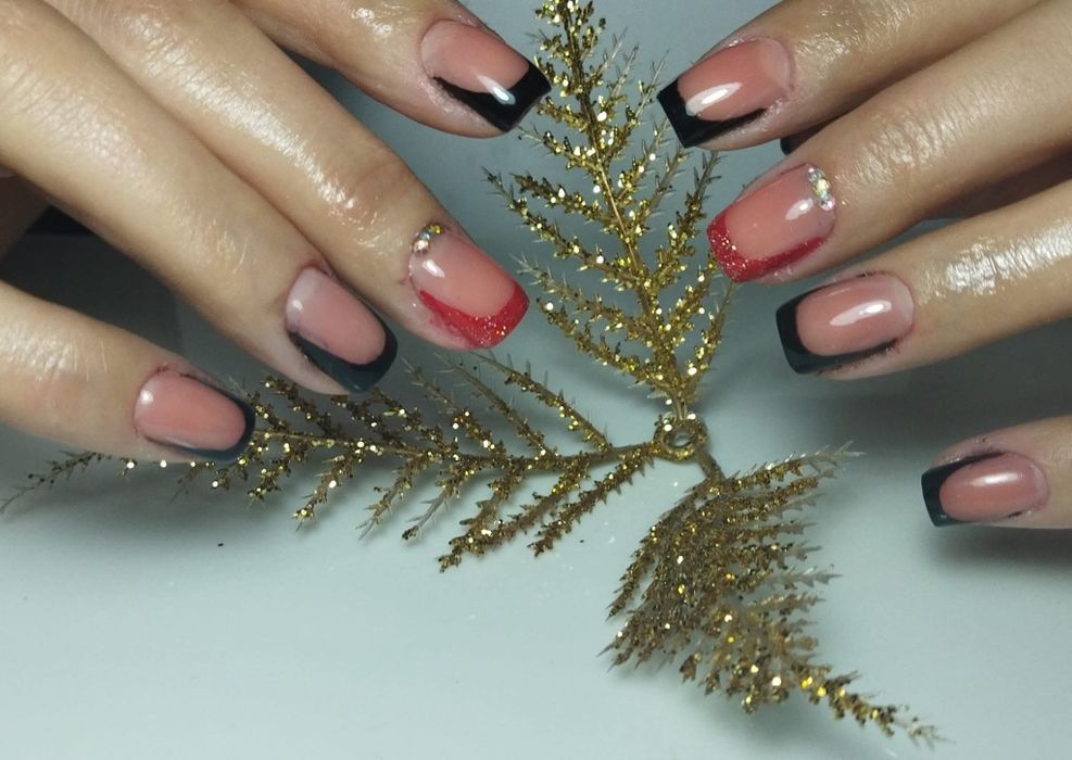 Unghii cu gel și semi