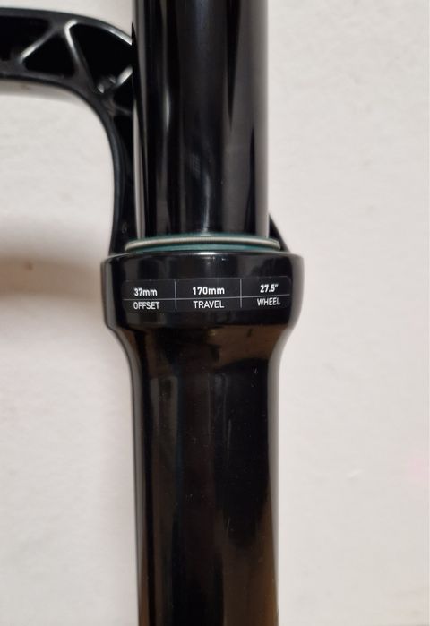 Rockshox lyrik select plus 170mm 27.5 charger 2.1