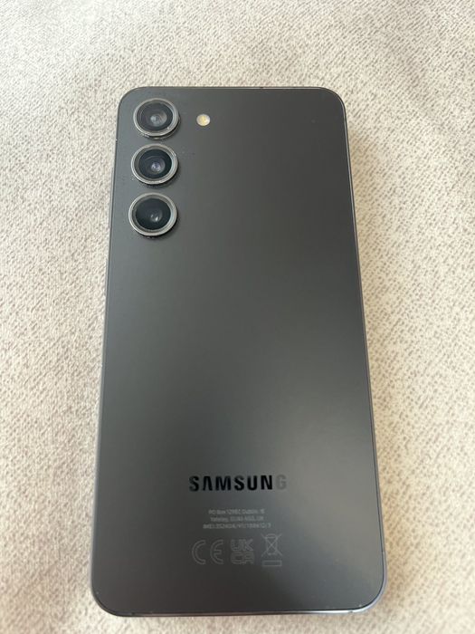 Samsung S23 перфектен