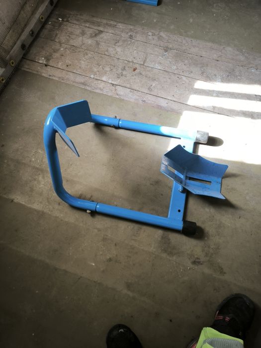 Предна стойка за мотоциклет