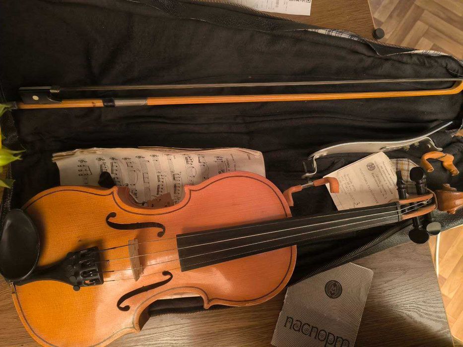 Московская Скрипка 3\4 с паспортом (есть смычок и подставка)