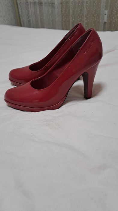 Дамски обувки номер 37