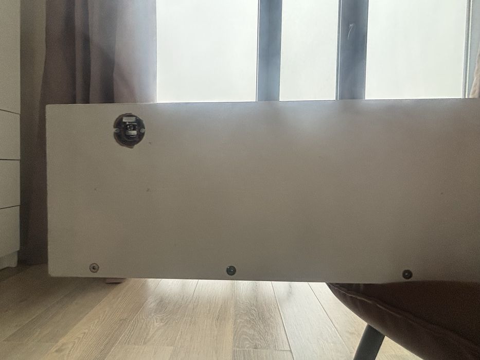 Продам белую полку