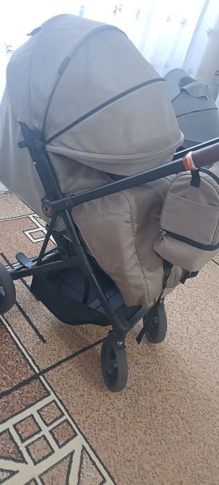 Коляска  прогулочная зима лето