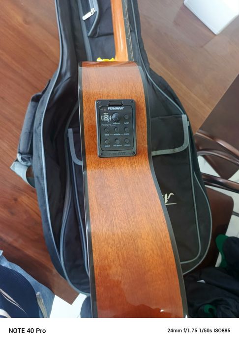 Klassik gitara holati zo'r aybi yo'q chexo kabel bonus