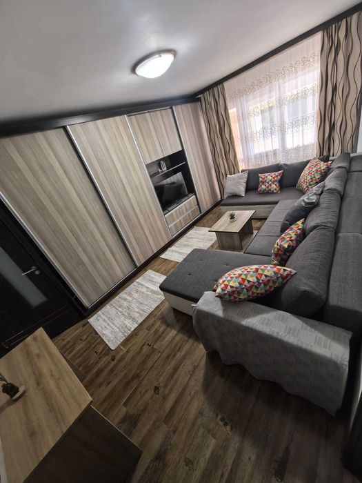 Proprietar, închiriez apartament 2 camere decomandat,  56mp, etaj 1/9, Bd. Iuliu Maniu 67, Metrou Gorjului (2 min), 549 €