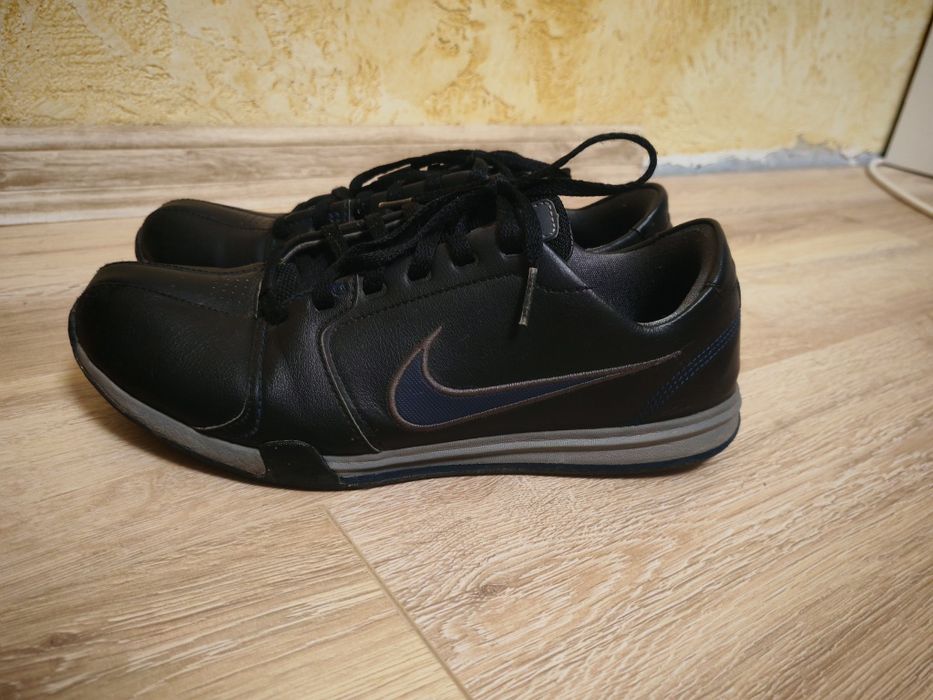 Маратонки Nike 39 номер