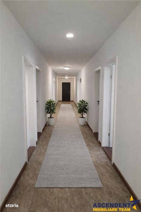 Hala industriala versatila,spatii cazare, platforma betonata,2.300 mp,