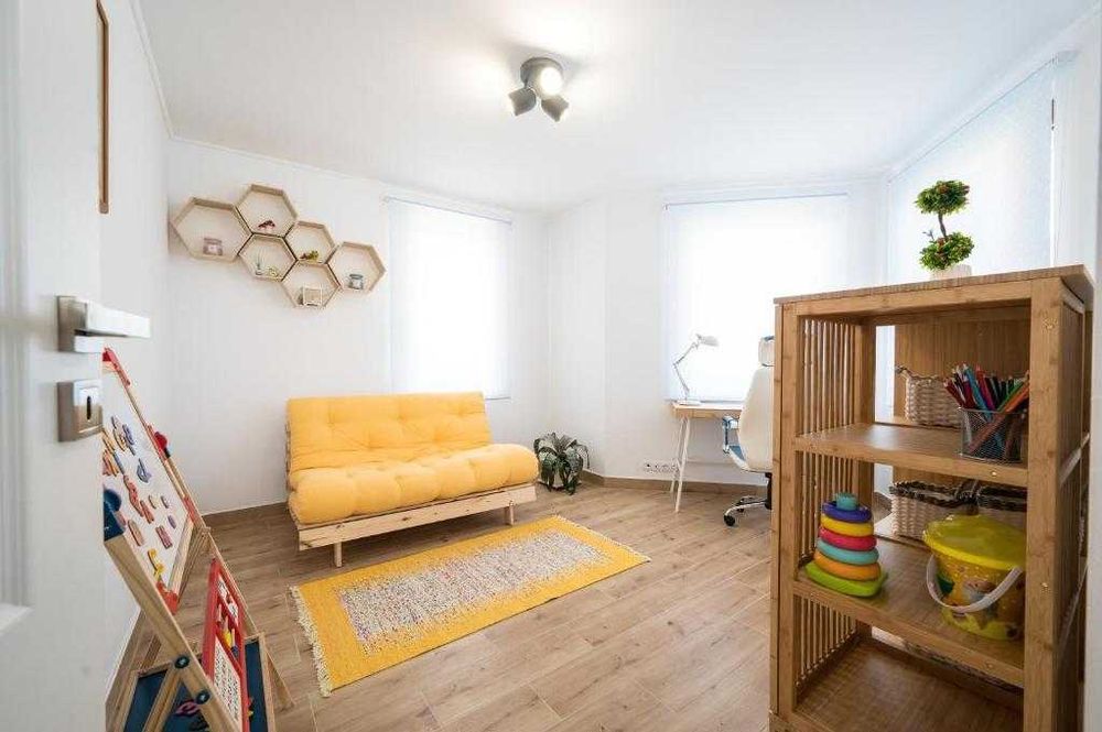 Casa noua, curte proprie Cartierul Tineretului, Haieu