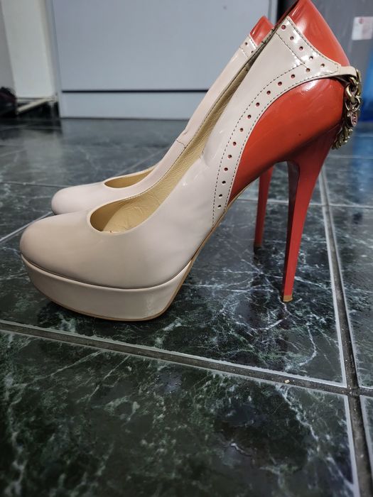 Pantofi gala nude