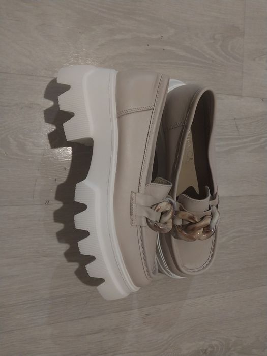 Продам обувь, новые