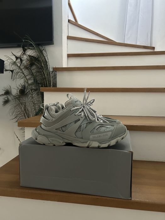 Balenciaga track