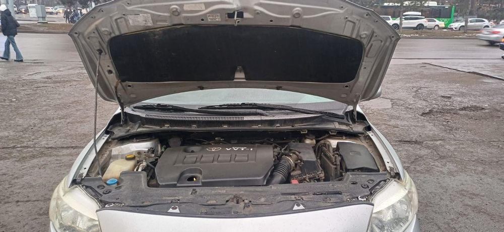 Toyota Carolla седан