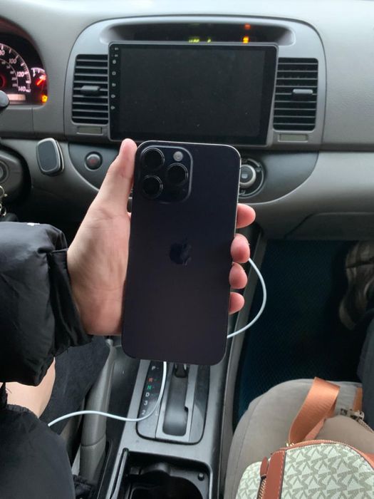 Продам айфон 14 про макс