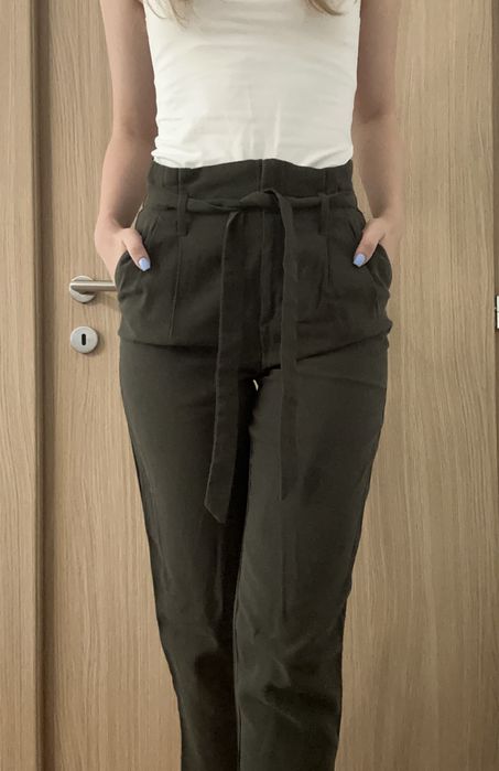 Pantaloni H&M, verde inchis, marimea 36