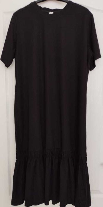 Черное трикотажное платье