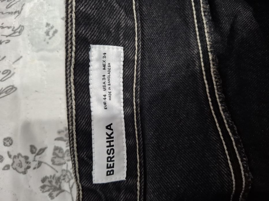 Blugi flared Bershka marime 44