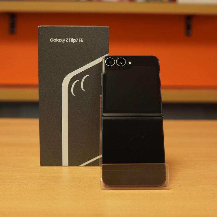 Samsung Galaxy Z Flip 7 Fe 256 GB, 8 GB Ram, Dual Sim, 100% Baterie / 179 Cicluri, Negru, 12 LUNI GARANTIE