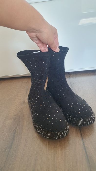 Ghete imitatie piele, noi,