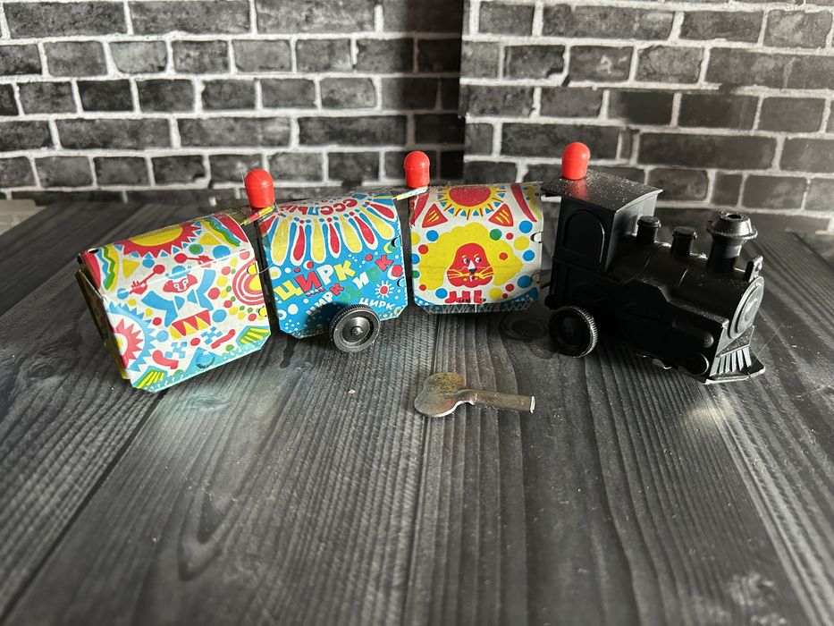 Заводной поровозик