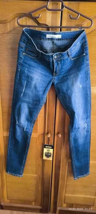 Vând blugi de dama