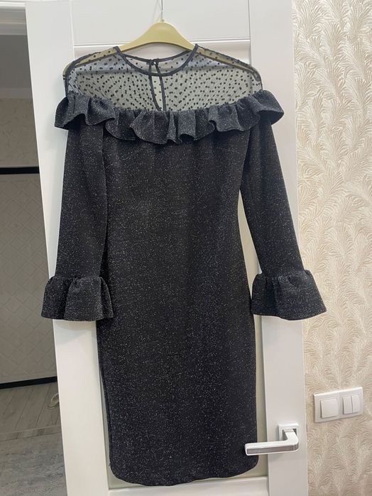 Платья женские разные