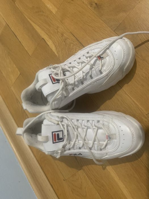 Дамски спортни обувки